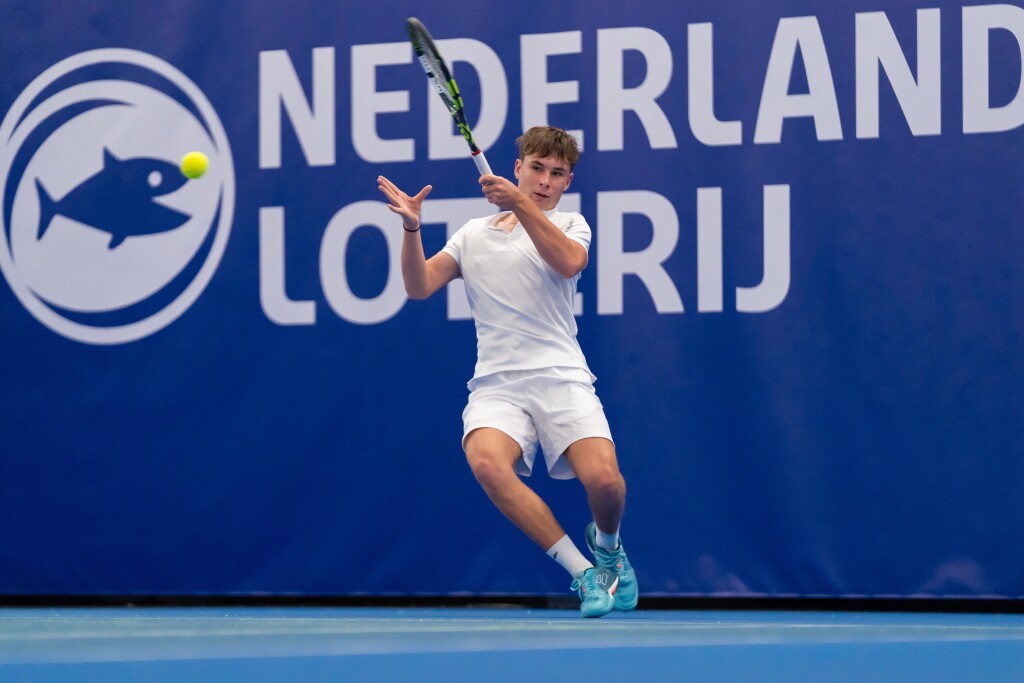 Tieners ruiken hun kans op NK Tennis in Amstelveen