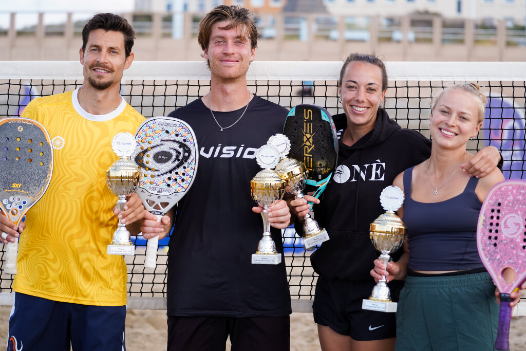 Favoriete duo's grijpen titels op NK Beachtennis