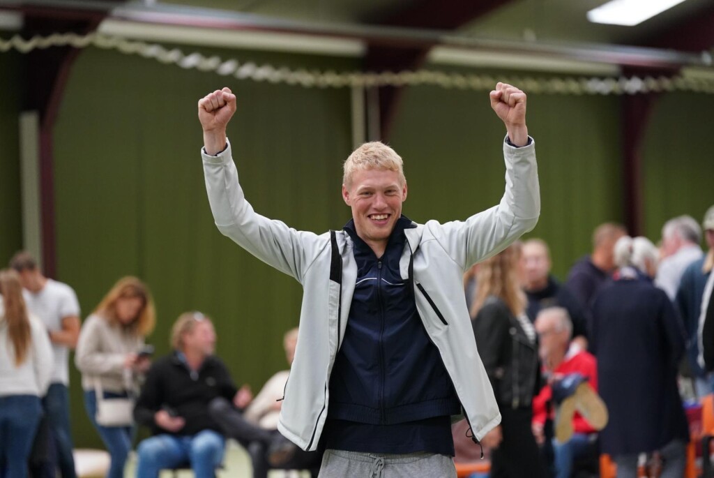 Jarno Jans niet te kloppen op thuistoernooi REO; derde dubbelslag op rij