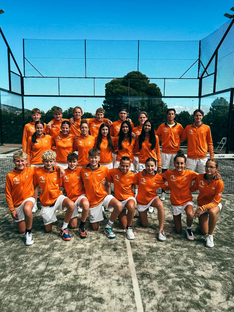 KNLTB zwaait selectie EK Jeugd Padel feestelijk uit